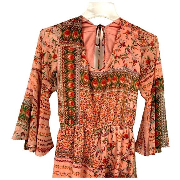Design Lab Peach Floral Shortie Romper Sz L Lined Long Bell Sleeves Feminine NEW - Picture 2 of 6